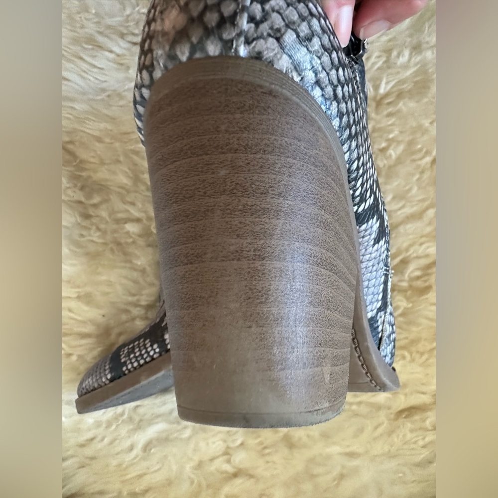 Universal Thread Gray Snakeskin Patterned Ankle B… - image 4